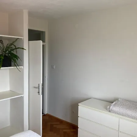 Zara Pula